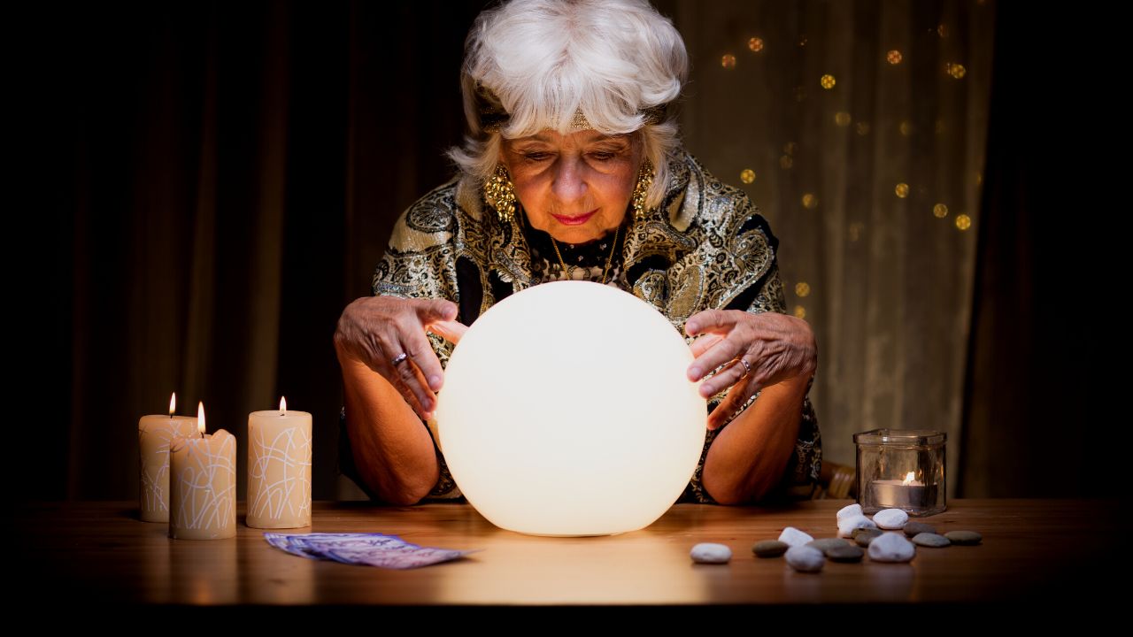 MÉDIUMS – VOYANT(ES) OU CHARLATANS